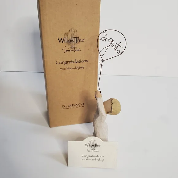 Willow Tree Congratulations Figurine Child holding Congrats Wire Balloon in Box - Picture 2 of 2